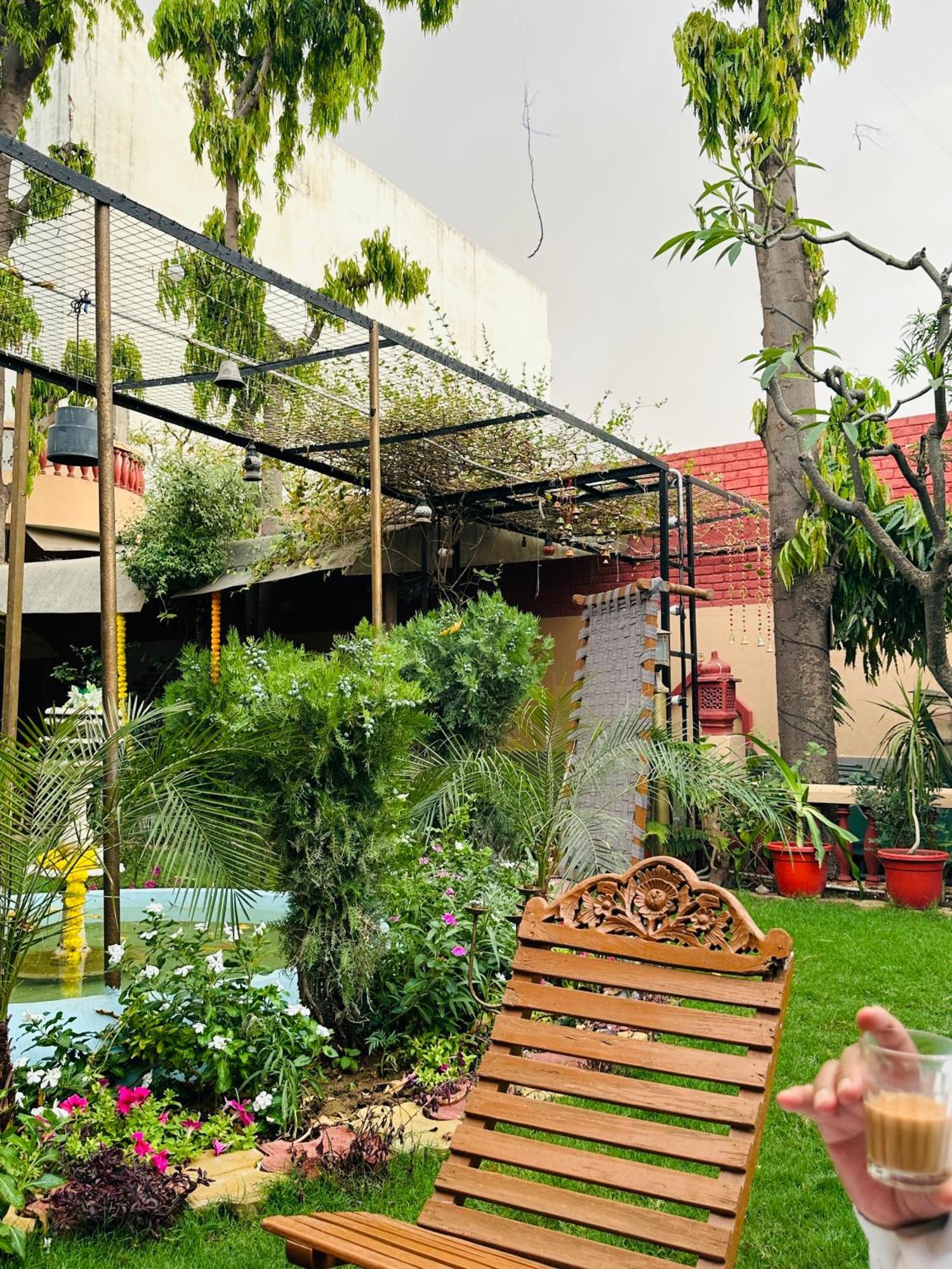 Hostel Travellers Village