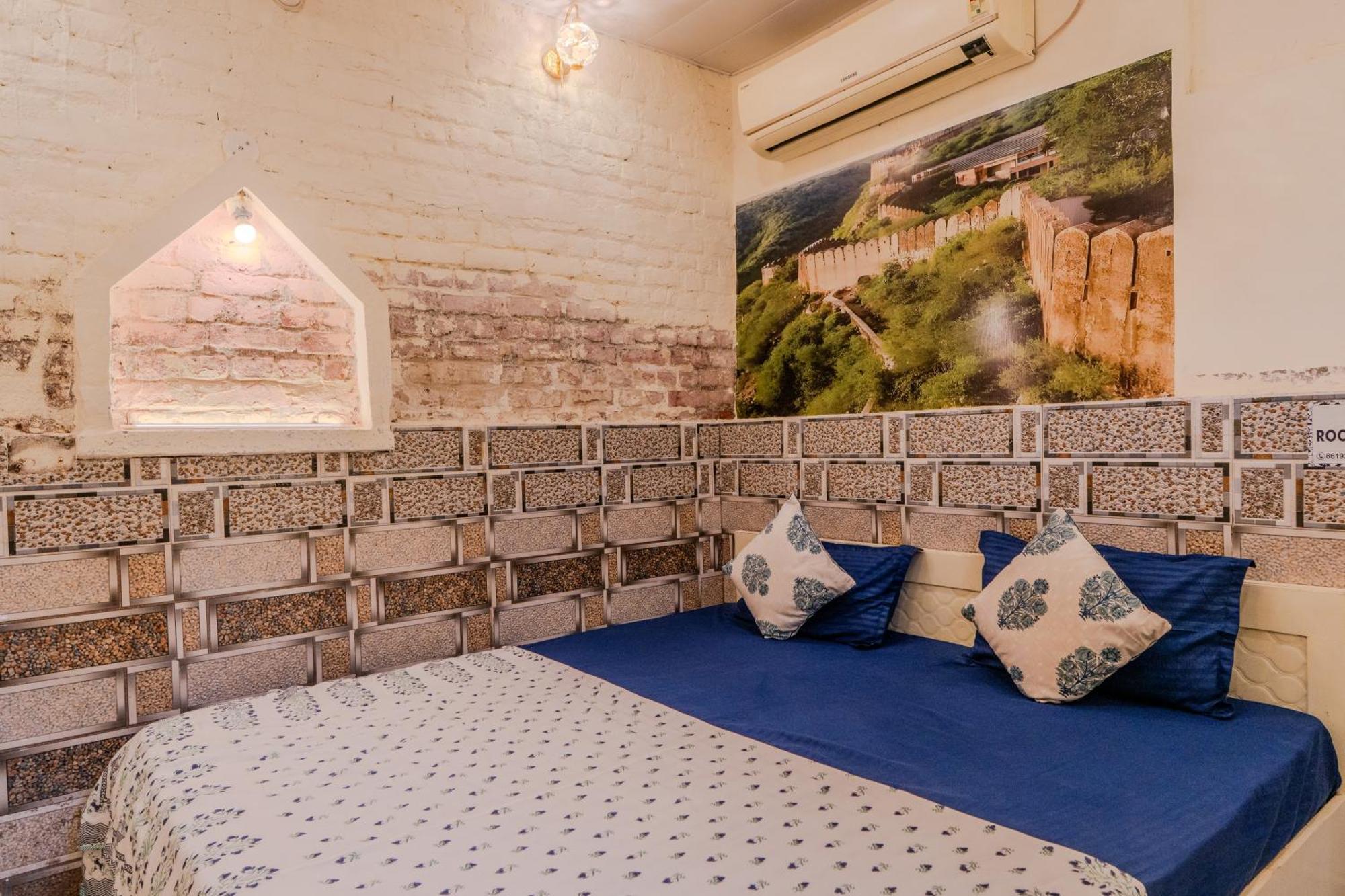 Travellers Village Hostel Jaipur