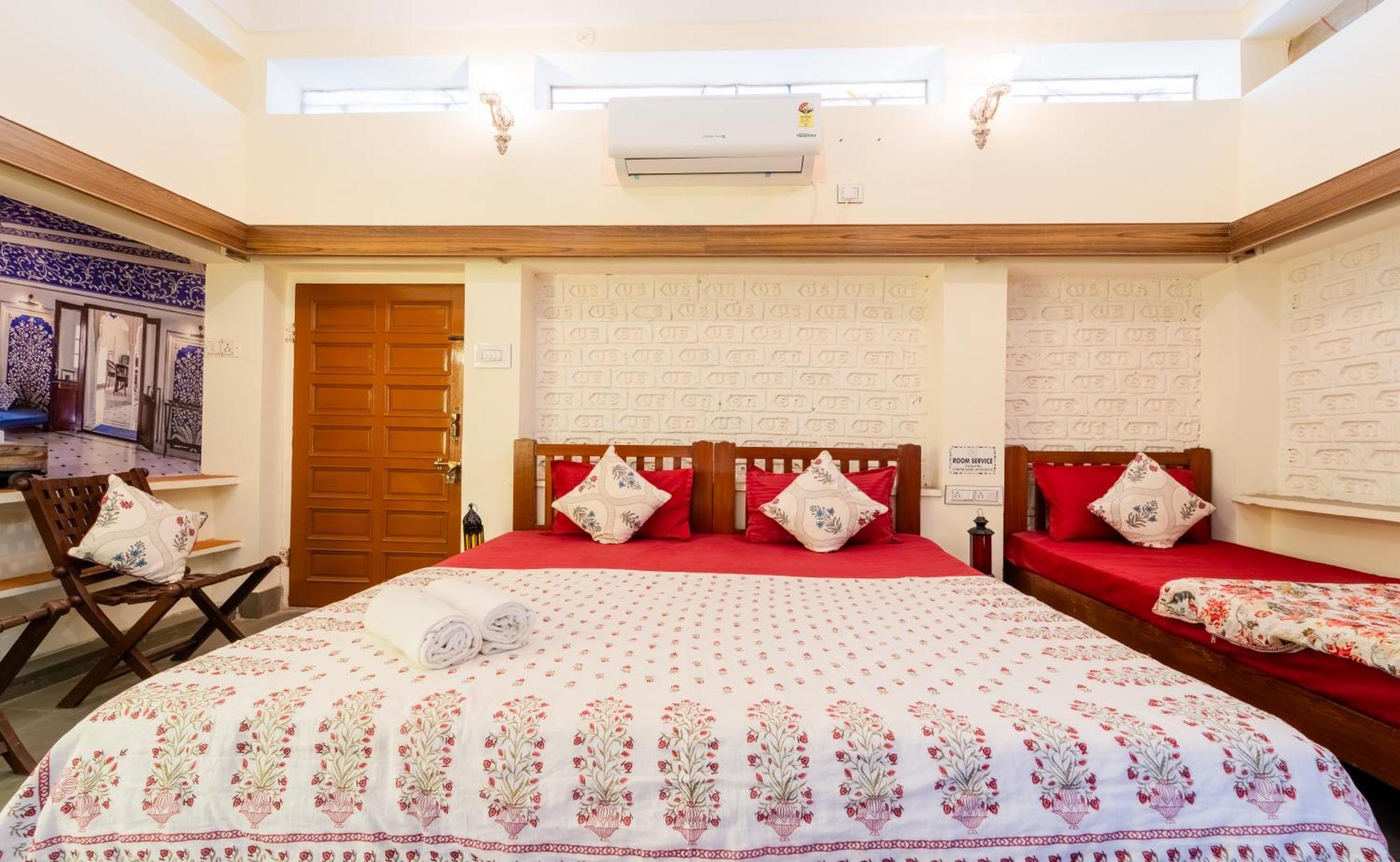 Travellers Village Hostel Jaipur